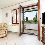 Apartment Cademia *