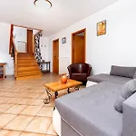 Apartment Cademia *